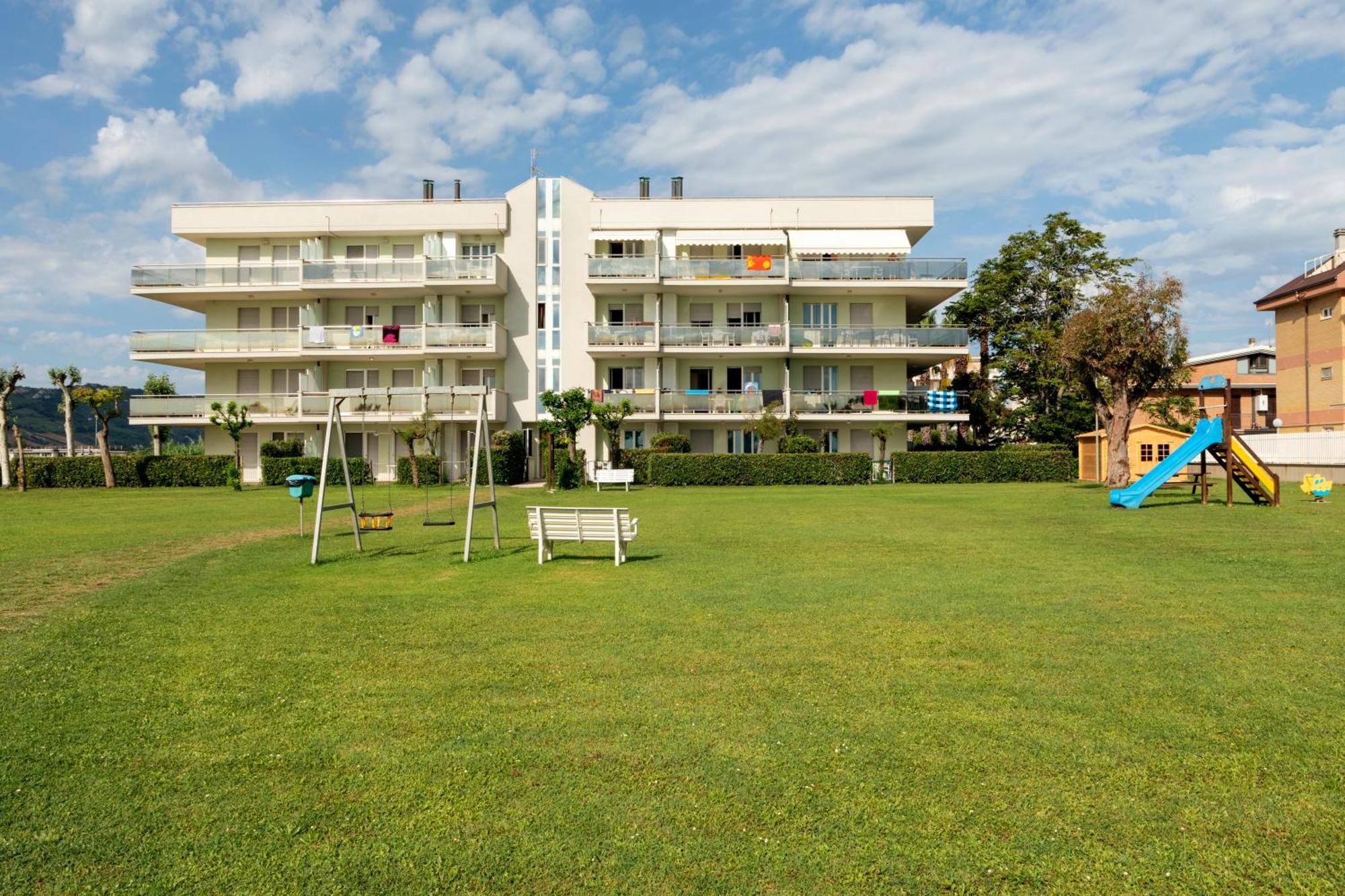 سان بنيديتّو ديل ترونتو Residence Brezza Di Mare المظهر الخارجي الصورة